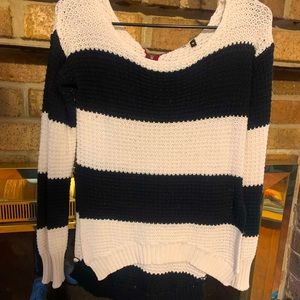 Medium Black & White Sweater